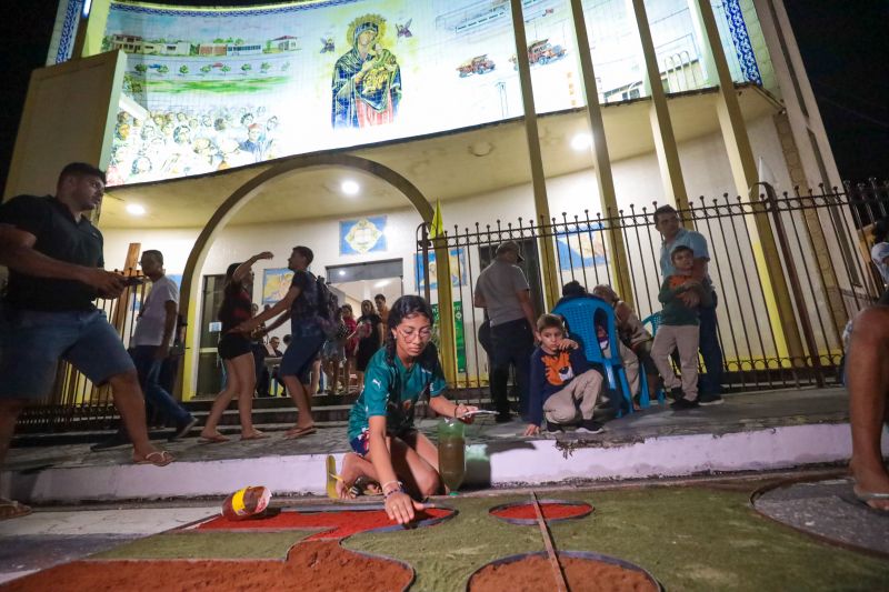 Tradição cultural e religiosa leva fiéis às ruas de Capanema para celebrar Corpus Christi
FOTOS: ALEX RIBEIRO/AGPARÁ <div class='credito_fotos'>Foto: Alex Ribeiro / Ag. Pará | <a href='/midias/2024/originais/20055_6c2521e3-a333-3d51-d80a-cd5573c7c887.jpg' download><i class='fa-solid fa-download'></i> Download</a></div>