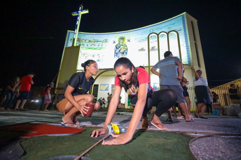 Tradição cultural e religiosa leva fiéis às ruas de Capanema para celebrar Corpus Christi
FOTOS: ALEX RIBEIRO/AGPARÁ <div class='credito_fotos'>Foto: Alex Ribeiro / Ag. Pará | <a href='/midias/2024/originais/20055_6ea74afd-82f7-3ee5-b737-4ddfe6113e2a.jpg' download><i class='fa-solid fa-download'></i> Download</a></div>