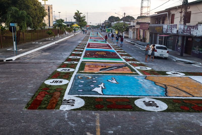 Tradição cultural e religiosa leva fiéis às ruas de Capanema para celebrar Corpus Christi
FOTOS: ALEX RIBEIRO/AGPARÁ <div class='credito_fotos'>Foto: Alex Ribeiro / Ag. Pará | <a href='/midias/2024/originais/20055_c0b30194-a7b6-6042-bf7d-0b1e27a789f0.jpg' download><i class='fa-solid fa-download'></i> Download</a></div>
