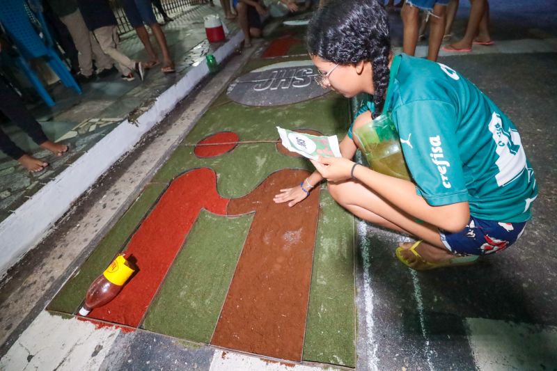 Tradição cultural e religiosa leva fiéis às ruas de Capanema para celebrar Corpus Christi
FOTOS: ALEX RIBEIRO/AGPARÁ <div class='credito_fotos'>Foto: Alex Ribeiro / Ag. Pará | <a href='/midias/2024/originais/20055_fbc54016-5716-47a6-04ca-b19ec00bde4e.jpg' download><i class='fa-solid fa-download'></i> Download</a></div>