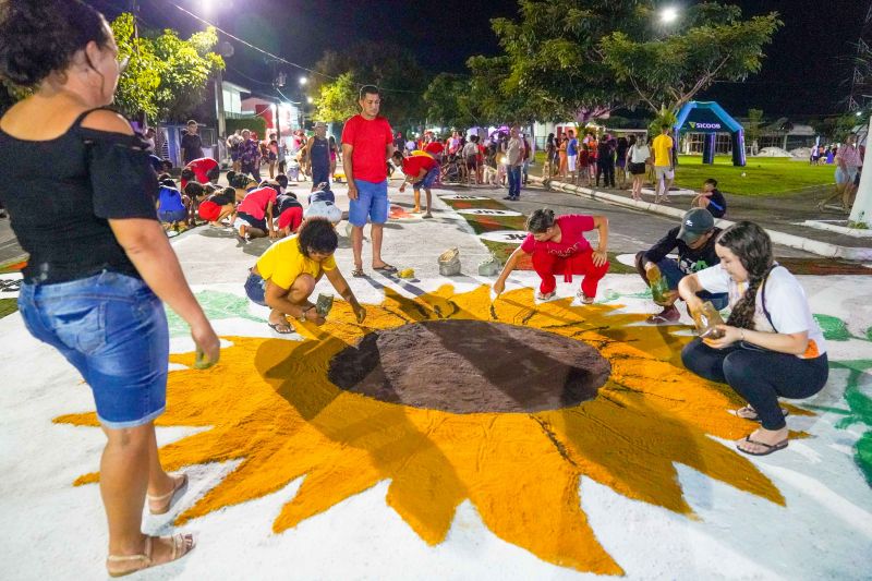Tradição cultural e religiosa leva fiéis às ruas de Capanema para celebrar Corpus Christi
FOTOS: WELLINGTON COELHO / AGPARÁ <div class='credito_fotos'>Foto: Wellyngton Coelho / Ag.Pará | <a href='/midias/2024/originais/20059_187fa54b-08dc-bc94-06cf-dbc6abc7c2f7.jpg' download><i class='fa-solid fa-download'></i> Download</a></div>