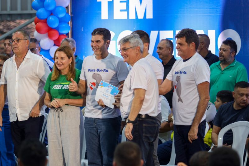 Agenda Gov PEIXE BOI - Fotos Pedro Guerreiro
População de Peixe-Boi comemora a entrega de nova escola Jonathas Pontes Athias <div class='credito_fotos'>Foto: Pedro Guerreiro / Ag. Pará | <a href='/midias/2024/originais/20066_3bc11a98-ce4e-3d5a-bdde-87c9ff8060c2.jpg' download><i class='fa-solid fa-download'></i> Download</a></div>