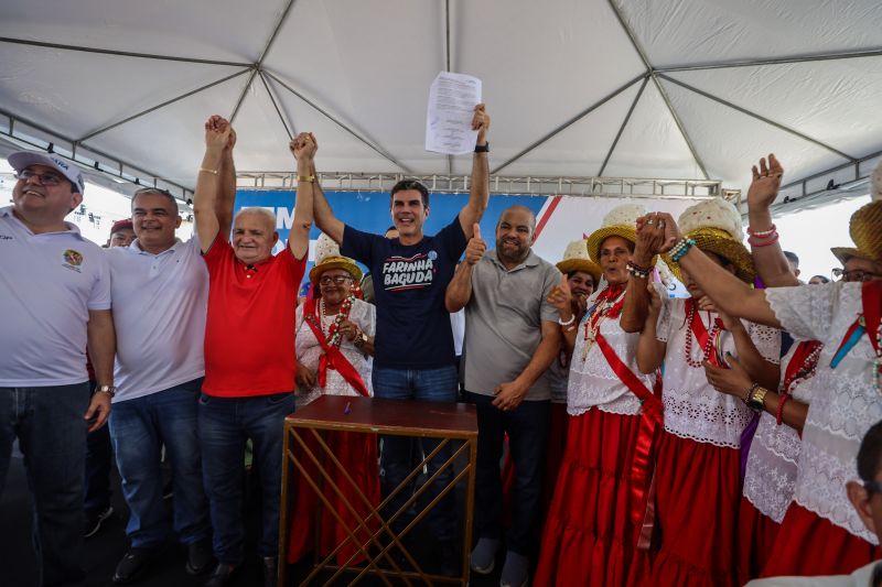 Bragança - Entrega de Títulos de Terra - Entrega de CAR Validados para a Agricultura Familiar - Programa Regulariza Pará - Entrega de Motocicletas da Linha CredCidadão Mototaxista Pai D’Égua - Fotos Bruno Cecim/Agência Pará <div class='credito_fotos'>Foto: Bruno Cecim / Ag.Pará | <a href='/midias/2024/originais/20139_12a1470e-eb2d-dcd0-240b-92ef85546208.jpg' download><i class='fa-solid fa-download'></i> Download</a></div>
