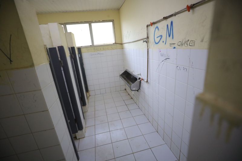 EEEM Professora Marluce Massariol de Souza, que será reconstruída <div class='credito_fotos'>Foto: Marcelo Lelis / Ag. Pará | <a href='/midias/2024/originais/20172_4582d342-78bc-c772-37d2-b0c33d83ad70.jpg' download><i class='fa-solid fa-download'></i> Download</a></div>