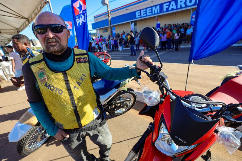Pedro Paulino Pinto da Silva - Mototaxista <div class='credito_fotos'>Foto: Marcelo Lelis / Ag. Pará | <a href='/midias/2024/originais/20178_7d51b6de-8f5d-1e1d-3ff2-04c3f300053a.jpg' download><i class='fa-solid fa-download'></i> Download</a></div>