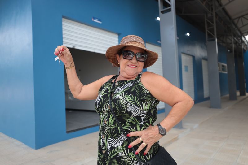 Raimunda Cruz, contemplada com um Box no Novo Mercado Municipal de Tucuruí <div class='credito_fotos'>Foto: Pedro Guerreiro / Ag. Pará | <a href='/midias/2024/originais/20363_15f2e873-1277-5d7b-ec50-1ad0a9067b0a.jpg' download><i class='fa-solid fa-download'></i> Download</a></div>