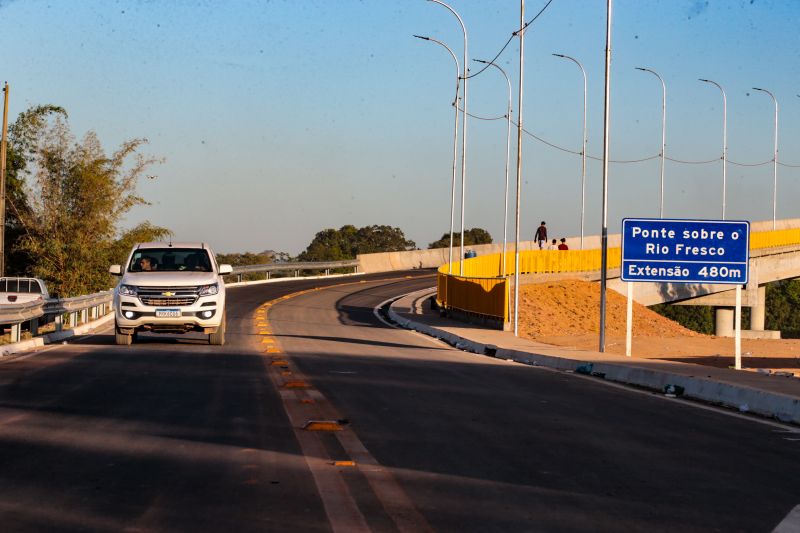 Movimentação primeiro dia usuários passando sobre a ponte do rio fresco em São Félix do Xingú
FOTOS: Marco Santos / AGPARÁ <div class='credito_fotos'>Foto: Marco Santos / Ag. Pará | <a href='/midias/2024/originais/20392_0a6fabce-2969-4423-c881-a3f9c7742a63.jpg' download><i class='fa-solid fa-download'></i> Download</a></div>