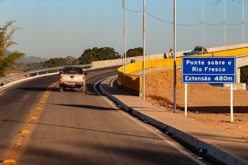 Movimentação primeiro dia usuários passando sobre a ponte do rio fresco em São Félix do Xingú
FOTOS: Marco Santos / AGPARÁ <div class='credito_fotos'>Foto: Marco Santos / Ag. Pará | <a href='/midias/2024/originais/20392_f165d3b7-f436-a81a-79b4-26dfa240cadc.jpg' download><i class='fa-solid fa-download'></i> Download</a></div>