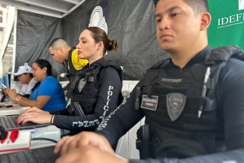 ‘Operação Verão 2024' é lançada em mais de 90 localidades com mais de 5 mil agentes reforçando a segurança
São realizadas diversas ações ostensivas e preventivas, com reforço no policiamento local, monitoramento e diversas atividades integradas entre as forças, para coibir e inibir a criminalidade durante todo o mês de julho
André Macedo / Ascom Segup <div class='credito_fotos'>Foto: André Macedo / Ascom Segup | <a href='/midias/2024/originais/20393_0fbfff84-23d2-2a66-a03a-d62fb62a5e3d.jpg' download><i class='fa-solid fa-download'></i> Download</a></div>