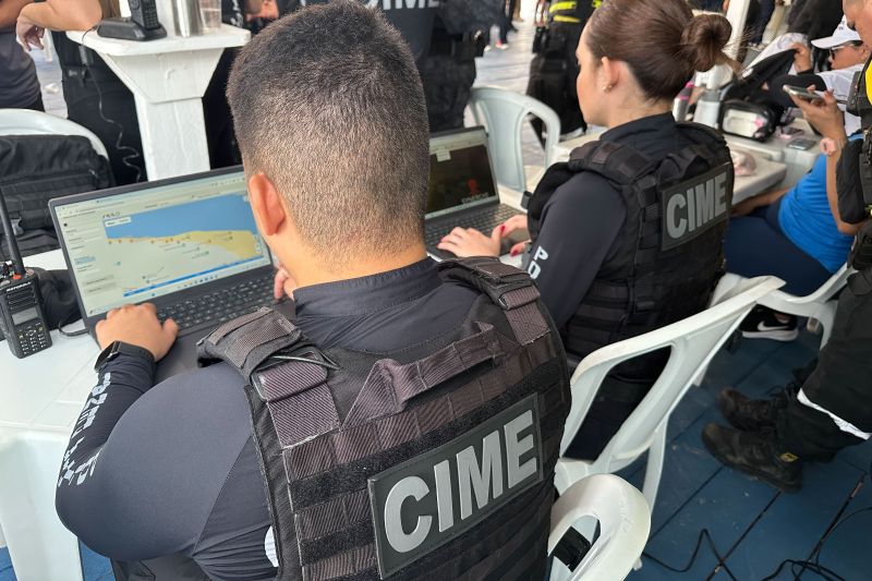 ‘Operação Verão 2024' é lançada em mais de 90 localidades com mais de 5 mil agentes reforçando a segurança
São realizadas diversas ações ostensivas e preventivas, com reforço no policiamento local, monitoramento e diversas atividades integradas entre as forças, para coibir e inibir a criminalidade durante todo o mês de julho
André Macedo / Ascom Segup <div class='credito_fotos'>Foto: André Macedo / Ascom Segup | <a href='/midias/2024/originais/20393_28d075df-98c9-5f62-fe9e-7c59b44eb82e.jpg' download><i class='fa-solid fa-download'></i> Download</a></div>