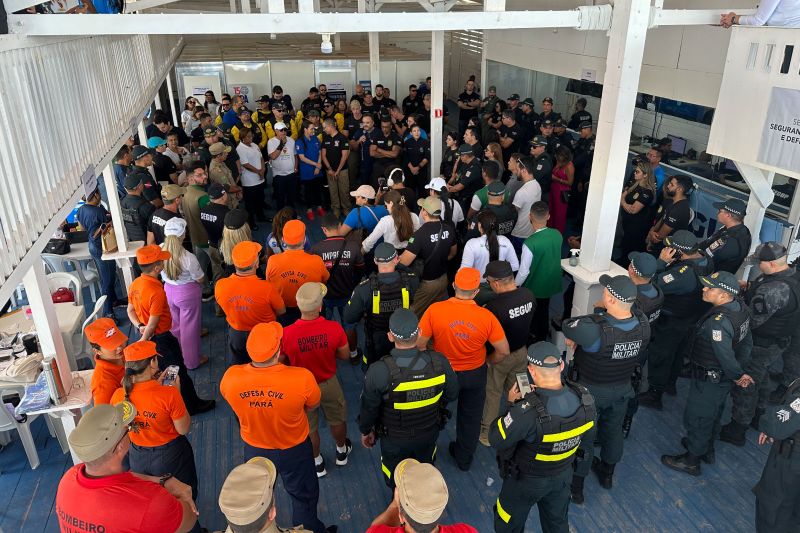 ‘Operação Verão 2024' é lançada em mais de 90 localidades com mais de 5 mil agentes reforçando a segurança
São realizadas diversas ações ostensivas e preventivas, com reforço no policiamento local, monitoramento e diversas atividades integradas entre as forças, para coibir e inibir a criminalidade durante todo o mês de julho
André Macedo / Ascom Segup <div class='credito_fotos'>Foto: André Macedo / Ascom Segup | <a href='/midias/2024/originais/20393_3927646b-4f3e-d0fd-d5b8-e1e9ffd822c2.jpg' download><i class='fa-solid fa-download'></i> Download</a></div>