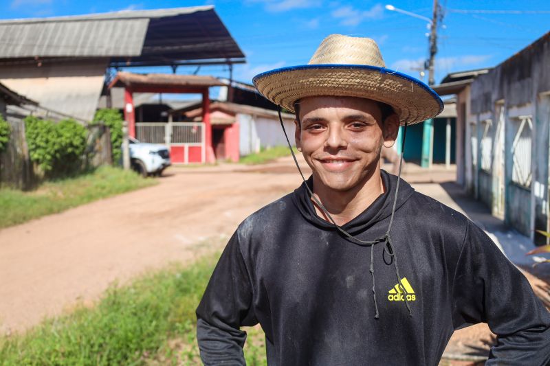 André Vieira, pedreiro e agricultor
