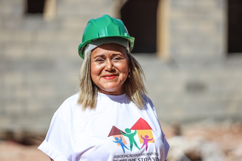 Rozineide Miranda, conhecida como Dinha, presidente da associação dos moradores que receberão as unidades habitacionais <div class='credito_fotos'>Foto: Marcelo Lelis / Ag. Pará | <a href='/midias/2024/originais/20586_81ac0076-0e07-100d-c93a-aa6d71c0c1d9.jpg' download><i class='fa-solid fa-download'></i> Download</a></div>