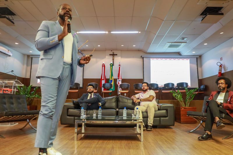 Luciano Ramos
Diretor adjunto do instituto promundo e diretor executivo da Ramos Associados especialista em masculinidade,saúde do homem paternidade e equidade de gênero.
Embaixador da campanha homens positivamente da UNESCO <div class='credito_fotos'>Foto: Bruno Cruz / Agência Pará | <a href='/midias/2024/originais/20589_0f8da86c-4920-ff47-e951-14db12c933bb.jpg' download><i class='fa-solid fa-download'></i> Download</a></div>