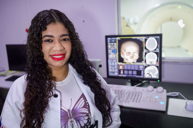 Izabela Oliveira Xavier - Técnica em radiologia no HRPL <div class='credito_fotos'>Foto: Marcelo Lelis / Ag. Pará | <a href='/midias/2024/originais/20617_1755a548-8ad4-5242-1635-2c1f35a25c79.jpg' download><i class='fa-solid fa-download'></i> Download</a></div>