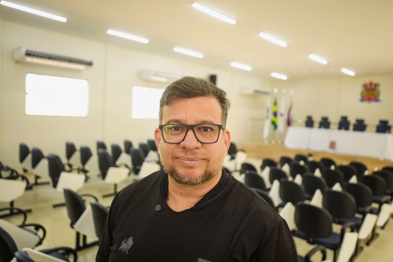 Clay Chagas - Reitor UEPA <div class='credito_fotos'>Foto: Marcelo Lelis / Ag. Pará | <a href='/midias/2024/originais/20617_e0d0ae5c-07bb-75c8-8e12-3e6c1fdae2b6.jpg' download><i class='fa-solid fa-download'></i> Download</a></div>