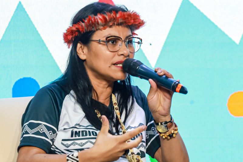 Márcia kambeba <div class='credito_fotos'>Foto: Bruno Cruz / Agência Pará | <a href='/midias/2024/originais/20665_2a63d598-e3bc-7c96-0754-d23f3c619387.jpg' download><i class='fa-solid fa-download'></i> Download</a></div>