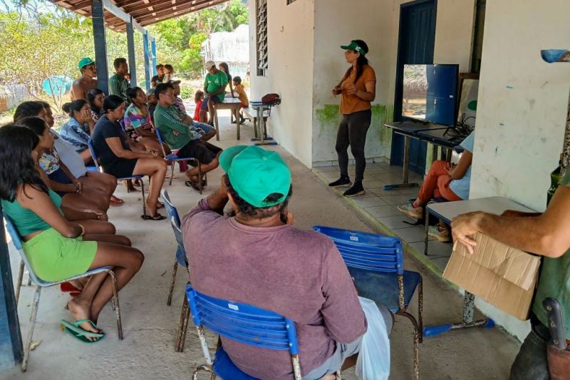 Matéria - Formação de agentes agroflorestais avança na Terra Indígena Alto Rio Guamá com foco em sustentabilidade
Fotos: DGBio/IDEFLOR-Bio/Divulgação
<div class='credito_fotos'>Foto: ASCOM / IDEFLOR-BIO | <a href='/midias/2024/originais/20801_17d9253b-87e5-b999-0dde-42243b31e913.jpg' download><i class='fa-solid fa-download'></i> Download</a></div>
