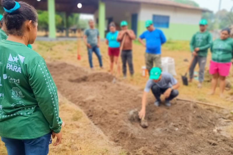 Matéria - Formação de agentes agroflorestais avança na Terra Indígena Alto Rio Guamá com foco em sustentabilidade
Fotos: DGBio/IDEFLOR-Bio/Divulgação
<div class='credito_fotos'>Foto: ASCOM / IDEFLOR-BIO | <a href='/midias/2024/originais/20801_c124f596-3971-9db5-aefc-9336866e5acb.jpg' download><i class='fa-solid fa-download'></i> Download</a></div>