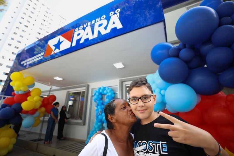 Nilza Lima e o neto Fernando Reneé <div class='credito_fotos'>Foto: Marcelo Lelis / Ag. Pará | <a href='/midias/2024/originais/20884_aed4baaa-dfe2-04e3-8f1c-f58d2d7a4fae.jpg' download><i class='fa-solid fa-download'></i> Download</a></div>