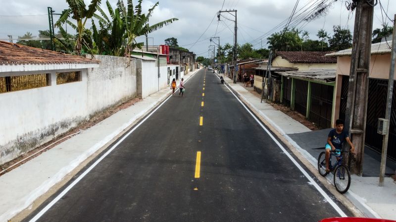 Travessa São Geraldo, Tapanã.
Inauguração das obras do programa asfalto por todo o Pará <div class='credito_fotos'>Foto: Augusto Miranda / Ag. Pará | <a href='/midias/2024/originais/21140_5d538ed5-a9b2-b2d1-9923-e258eceb908e.jpg' download><i class='fa-solid fa-download'></i> Download</a></div>