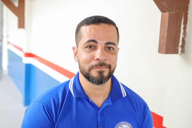 Felipe Soares - prof lingua inglesa - 15 anos no Estado <div class='credito_fotos'>Foto: Marcelo Lelis / Ag. Pará | <a href='/midias/2024/originais/21176_4aed5067-d055-69d3-a9d7-10f51ff61cfb.jpg' download><i class='fa-solid fa-download'></i> Download</a></div>