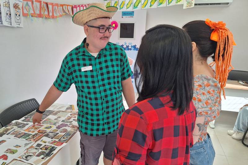 Pedro Peres expôs aos visitantes a sua produção.