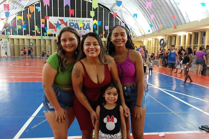 Laíse Viana e família