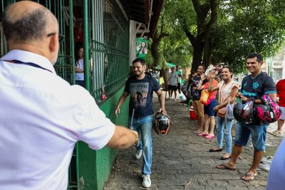 notícia: Mais de 20 mil candidatos fazem prova para o cargo de praça do maior concurso público da história do Corpo de Bombeiros