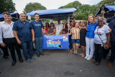 notícia: Governo do Estado entrega barracas para artesãos de Castanhal 