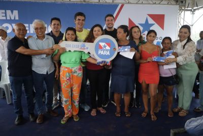 notícia: Governo do Pará entrega benefícios habitacionais para mais de 300 famílias de Curuçá