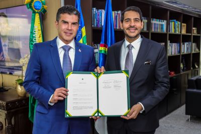 notícia: Governo do Pará assina acordo com AGU e garante cerca de R$900 milhões para Educação 