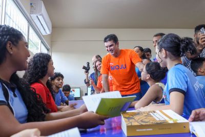 notícia: Em Moju, comunidade celebra a entrega da nova Escola Estadual Professora Ernestina Pereira Maia