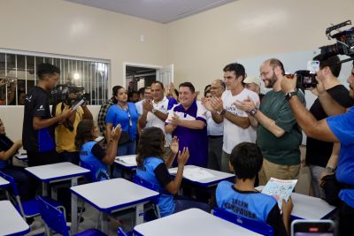 notícia: Estado entrega em Santa Bárbara do Pará a 138ª escola totalmente reconstruída e equipada