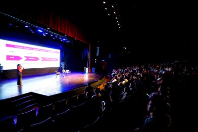 notícia: Secom promove encontro de pequenos empreendedores com grandes marcas do meio digital 