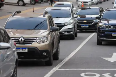 notícia: Veículos com final de placas 01 a 31 têm descontos no IPVA até o dia 6 de janeiro