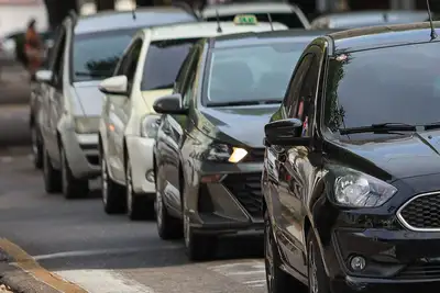notícia: IPVA de veículos com final de placas 04 a 34 pode ser pago com desconto até o dia 23 de março