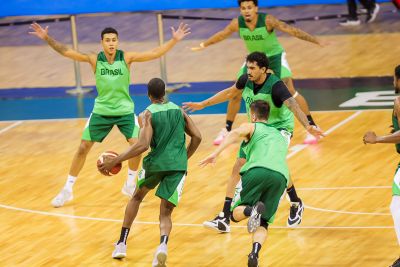 notícia: Estrutura do Mangueirinho é elogiada no segundo treino da seleção brasileira de basquete    