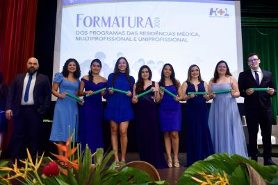 notícia: Formandos do Hospital Ophir Loyola celebram conclusão de residência