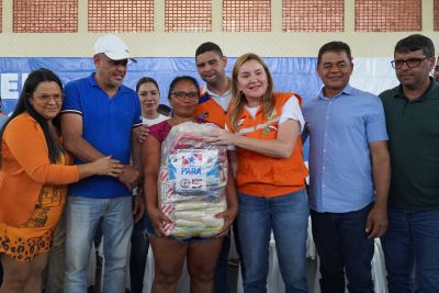 notícia: Governo do Estado entrega mais de 970 cestas de ajuda humanitária em Vitória do Xingu
