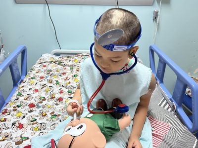 notícia: “Projeto Dodói” ajuda crianças a entenderem o câncer no Hospital Octávio Lobo