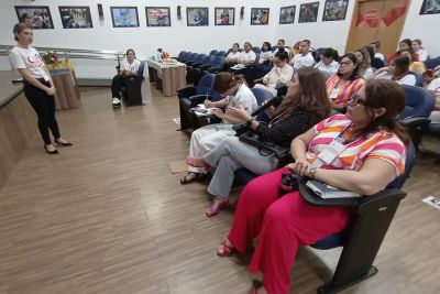 notícia: Governo debate diretrizes para aprimorar atendimento na rede pública de saúde