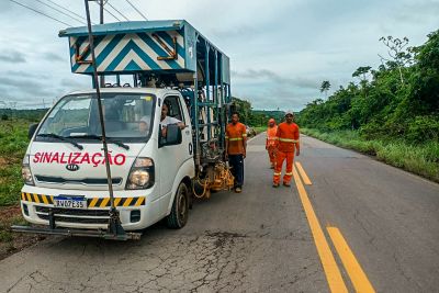 notícia: Estado avança com sinalização viária em mais de 10 rodovias paraenses