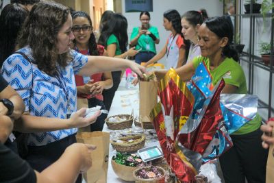 notícia: Feira comercializa o chocolate artesanal paraense, produto top da bioeconomia