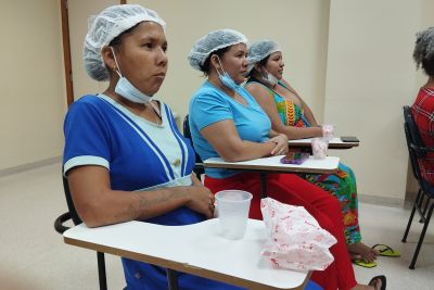 notícia: Regional do Tapajós promove sessão de cinema para mães de bebês que estão na UTI