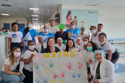 notícia: Atividade lúdica realizada na pediatria da Santa Casa aborda a higiene das mãos