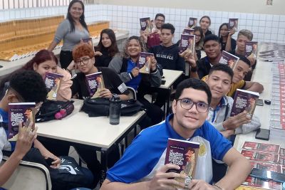 notícia: Escola estadual incentiva a leitura com projeto “Bora Ler”