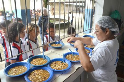 notícia: Programa Dinheiro na Escola potencializa qualidade da merenda escolar nas escolas estaduais