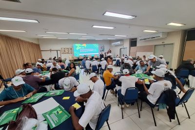 notícia: Agricultores familiares debatem eixos do Programa de Desenvolvimento da Cadeia Pecuária