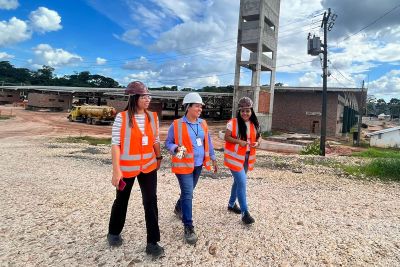 notícia: Cenário das obras do BRT Metropolitano conta com a força, competência e sensibilidade das mulheres 